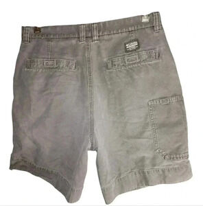 Mens size 35 Columbia Flat front shorts